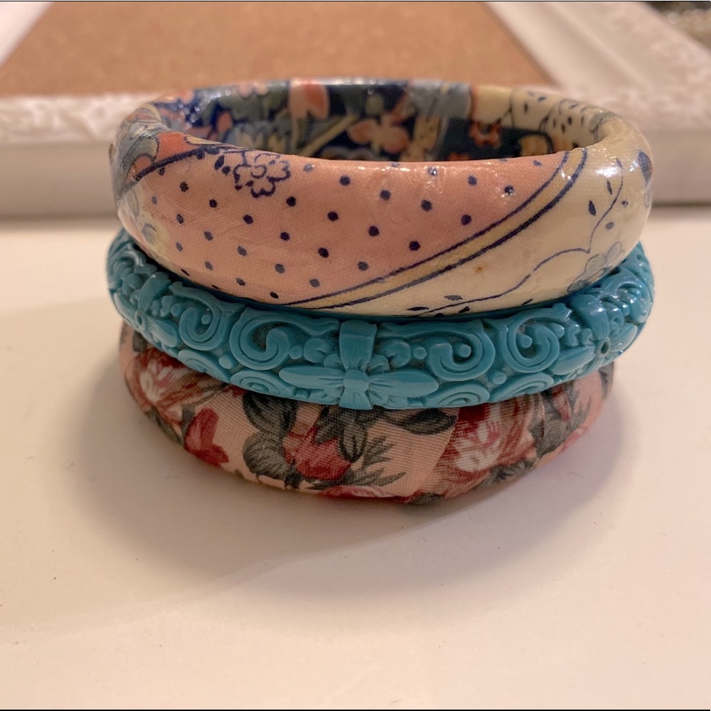 Multicolored Bangle set